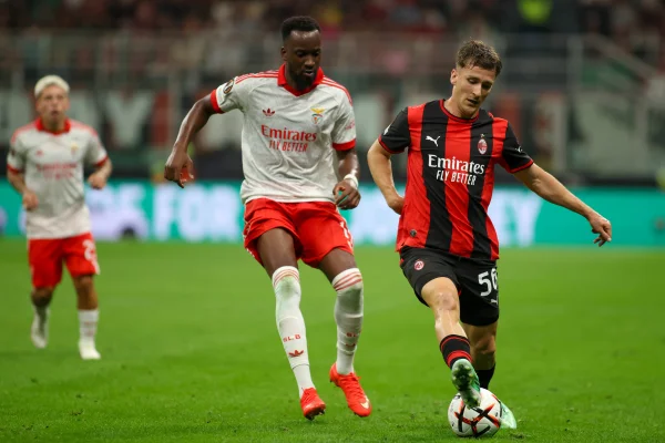 Milan e Benfica se enfrentaram pela Liga Europa