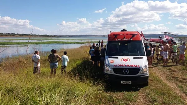 Garoto de 16 anos se afoga ao tentar buscar bola em lago no Incra 8