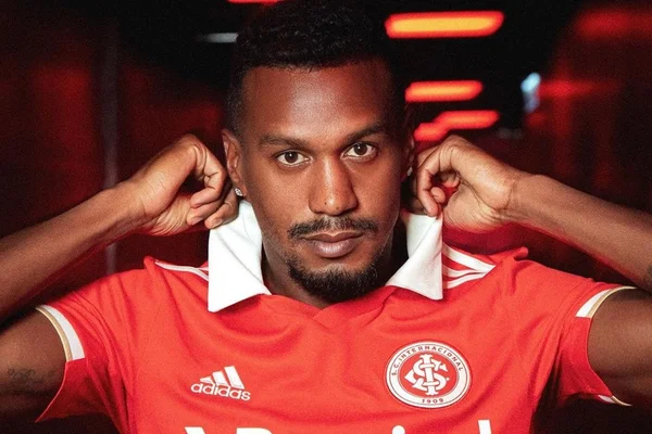 Edenilson, em foto para o Instagram