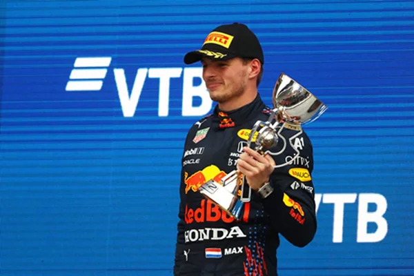“Eu realmente mereci”, defende Verstappen sobre título na Fórmula 1