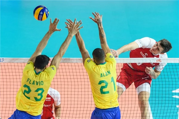 Jovem seleção polonesa não dá chance para o Brasil, que termina em 4º