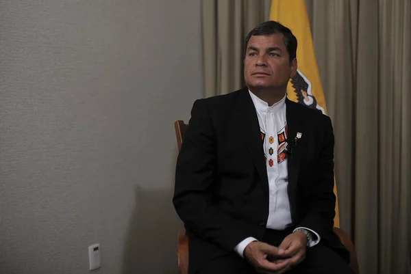Equador ordena prisão preventiva do ex-presidente Rafael Correa
