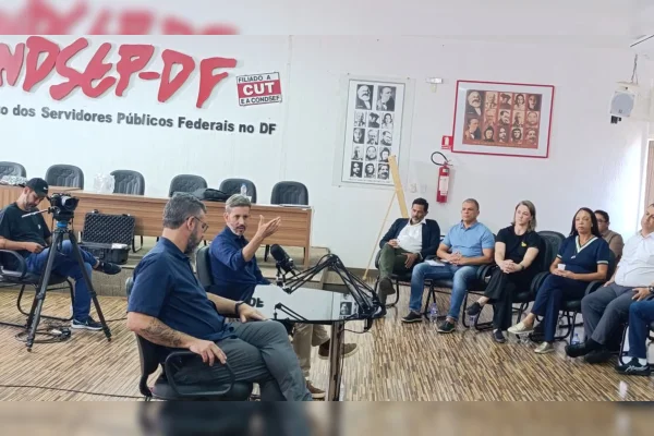 Grass se reúne com servidores e promete reestruturação de carreiras