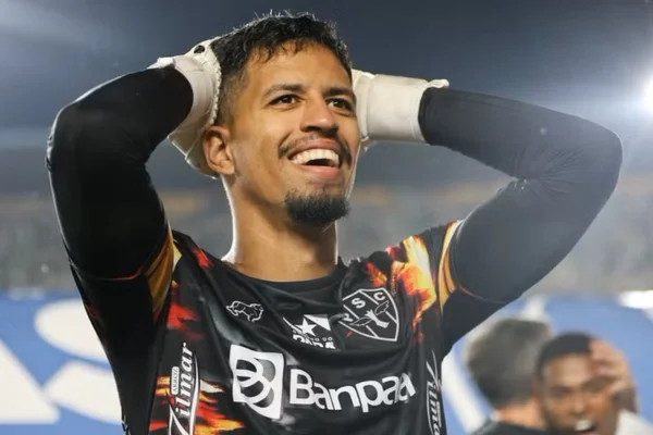 Foto colorida do goleiro Matheus Gonçalves, do Paysandu - Metrópoles