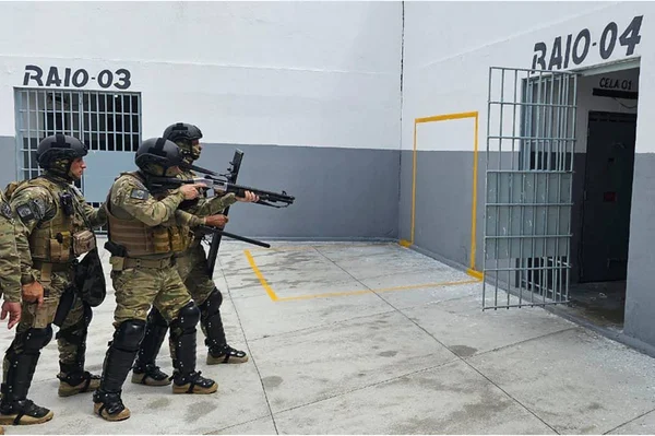Megaoperação recolhe celulares e armas em presídios de todo o país