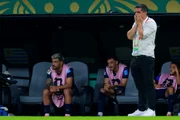 Arrascaeta no banco de reservas pelo Uruguai na Copa do Mundo