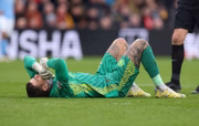 Ederson pode deixar o City, o que deixaria vaga no gol para o arqueiro do time francês. Ederson pode deixar o City, o que deixaria vaga no gol para o arqueiro do time francês.