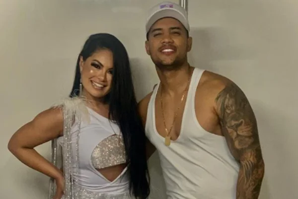 Clevinho Santos e Paulinha Abelha