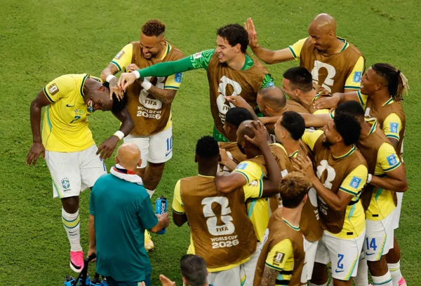 Vini Jr. marca o segundo, amplia o placar e chega a 4 gols na Copa - destaque galeria