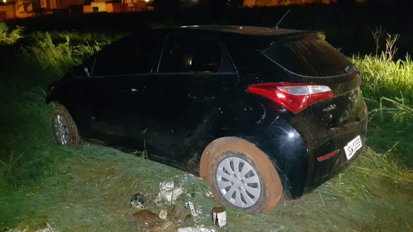 Após perseguição, PM recupera veículo roubado e com placa adulterada em Sobradinho. Veja vídeo