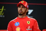 Lewis Hamilton posa com Vini Jr., mas ignora Virginia e gera reações - imagem 2 Lewis Hamilton posa com Vini Jr., mas ignora Virginia e gera reações - imagem 2