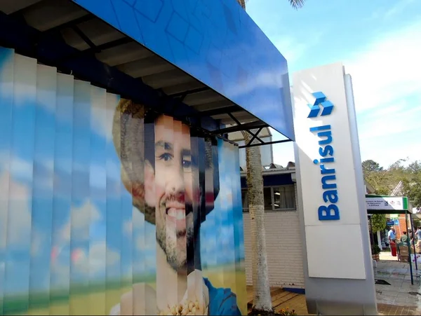 Banrisul lança edital com 200 vagas de nível médio