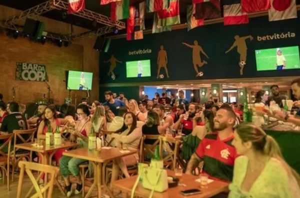 Brasil fora da Copa: demanda por bares deve cair à metade do esperado