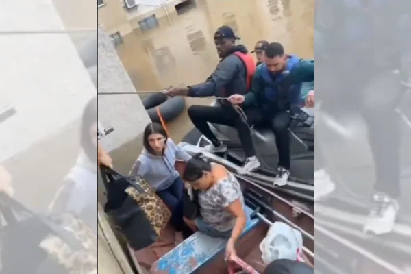 Vídeo: de jet ski, goleiro do Grêmio ajuda em resgate de vítimas no RS
