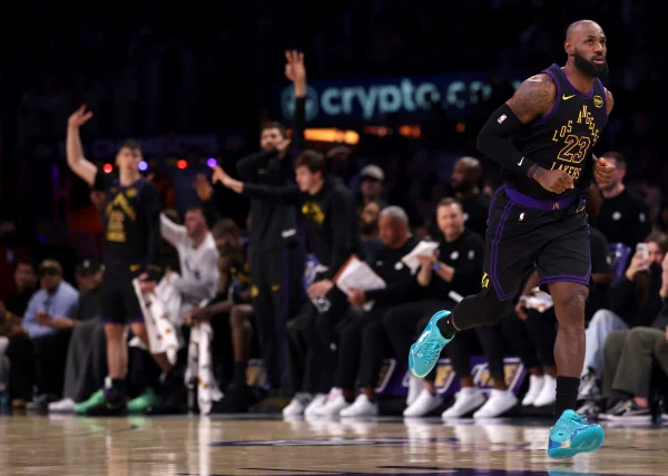 Dupla Doncic e LeBron James e domínio do OKC: veja resultados da NBA