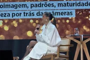 Em papo descontraído e intimista, Deborah Secco revela camadas profundas de si 