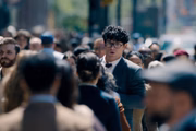 Cena do novo filme de Superman com David Corenswet de Clark Kent