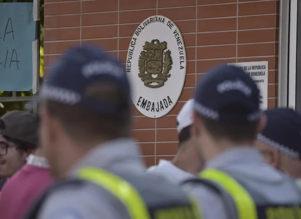 Foro de SP condena Brasil por invasão à embaixada da Venezuela