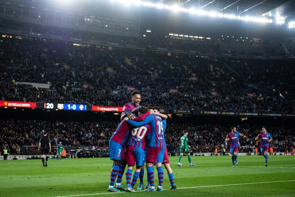 Barcelona goleia Osasuna em casa e reassume 3º lugar; Sevilla empata