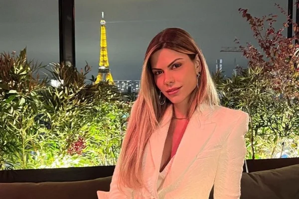 Daniela Brandão em Paris