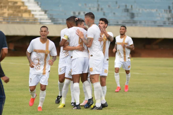 Embalado, Brasiliense vence mais uma fora de casa pela Série D