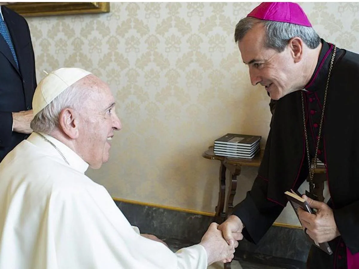Vicente Ferreira, bispo de Livramento de Nossa Senhora, na Bahia, com papa Francisco Vicente Ferreira, bispo de Livramento de Nossa Senhora, na Bahia, com papa Francisco