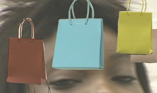 Marca italiana surge com bolsas de couro inspiradas em sacolas de loja