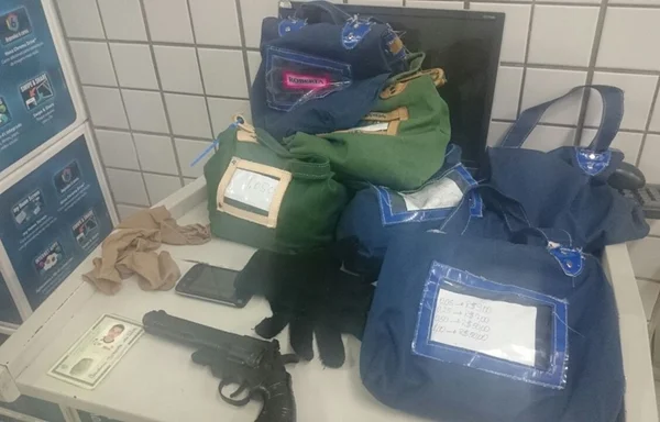 Homem se passa por funcionário de loja para cometer roubo, mas é preso