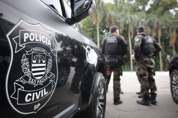 suspeitos presos roubo residencia perseguição acidente sp