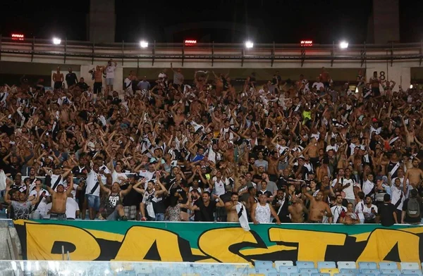 Vasco x Chapecoense será no Maracanã com promessa de casa cheia