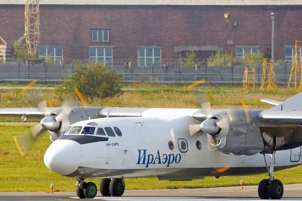 Modelo An-24 semelhante ao avião que caiu na Rússia