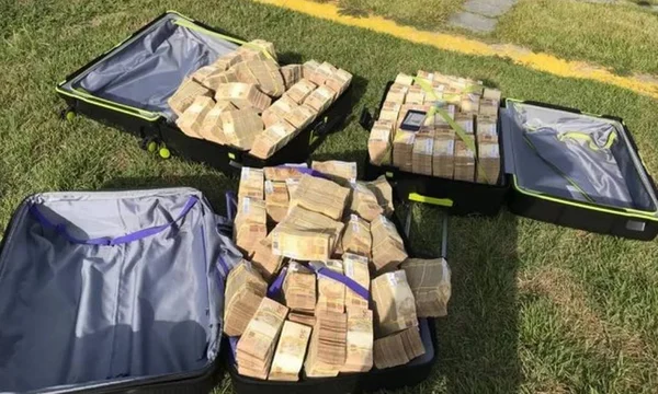 Empresários flagrados com R$ 6,9 milhões receberam auxílio emergencial