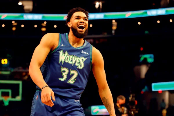 Pivô dos Timberwolves conquista desafio de três pontos da NBA