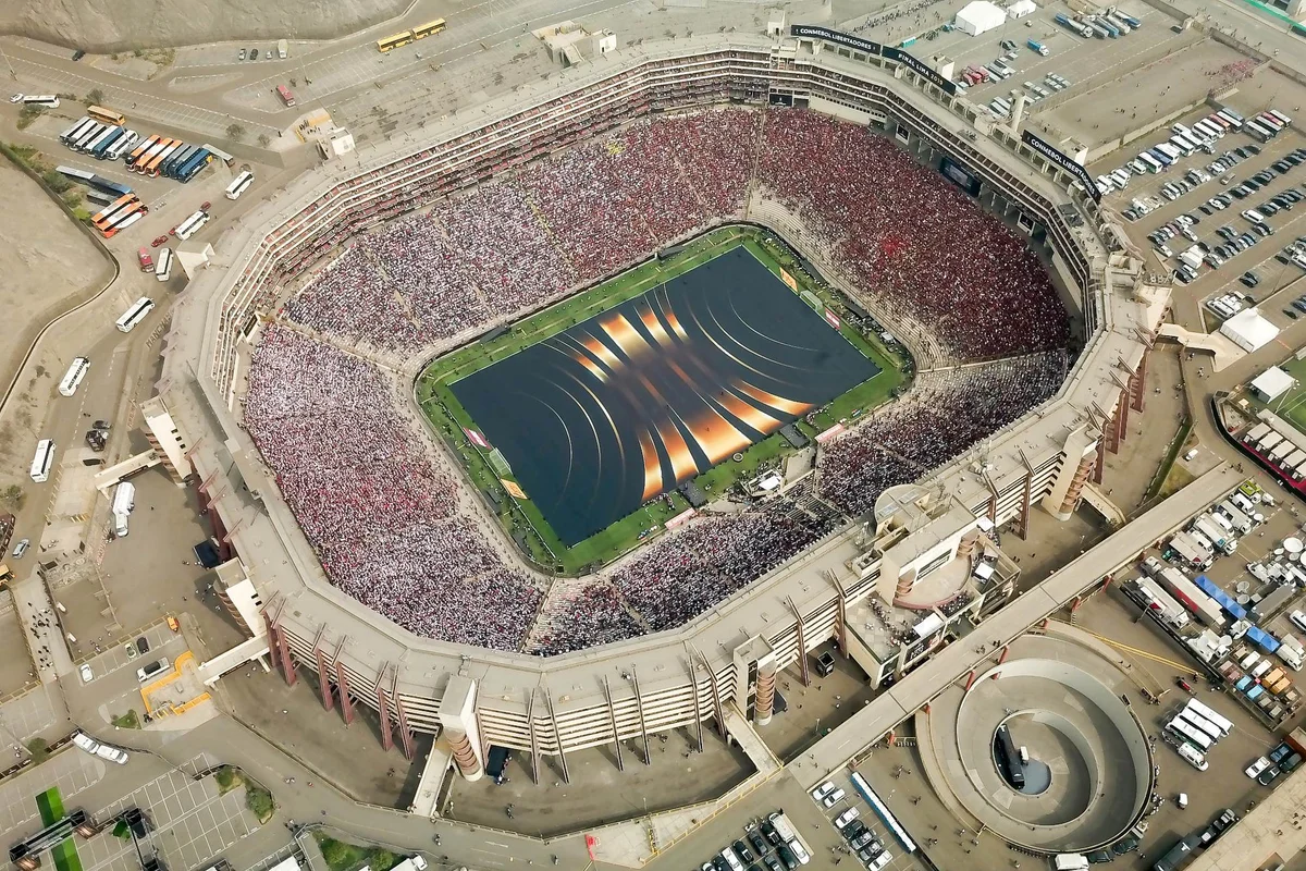 Mudança na sede? Entenda se final da Libertadores pode sair do Peru 1 Foto colorida do Estádio Monumental de Lima, no Peru, palco da Libertadores 2019 e 2025