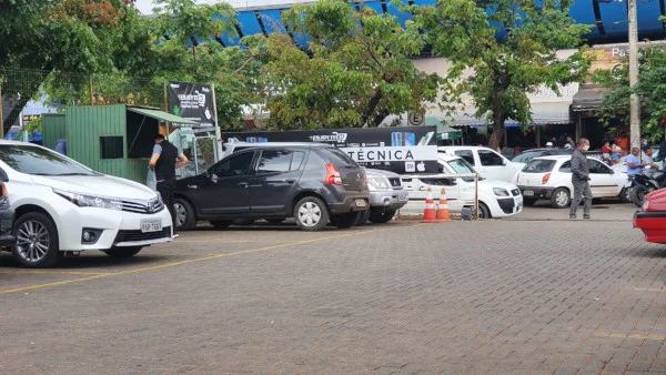 Estacionamento.