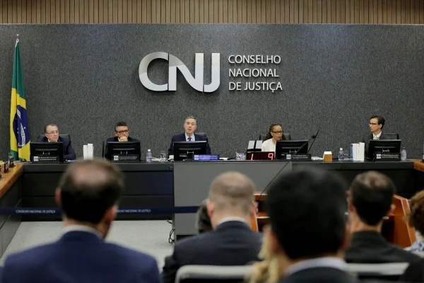 imagem colorida de Barroso no CNJ