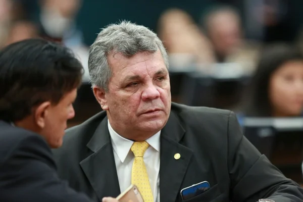 “Nenhum militar vai obedecer delegado”, diz Fraga sobre GSI