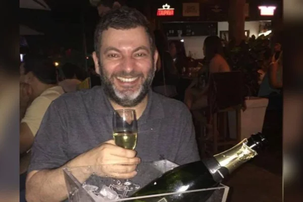 Imagem colorida, Morre cirurgião que caiu de janela na Santa Casa de Campo Grande - Metrópoles