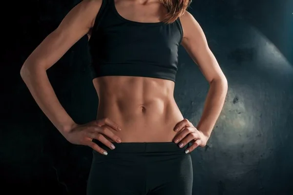Oito truques para ficar com a barriga chapada sem muito esforço