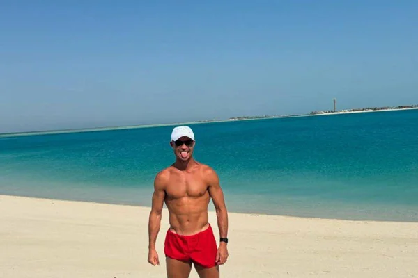 Cristiano Ronaldo curte ilha particular com diárias de R$ 76 mil