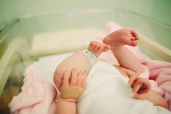Imagem colorida de bebê. Helna lidera lista de nomes mais registrados em 2024 - Metrópoles
