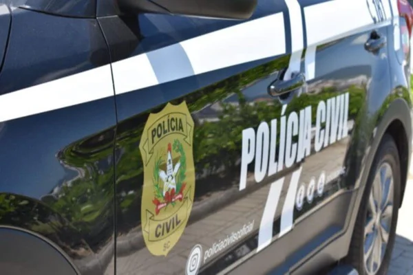 Imagem colorida de viatura da Polícia Civil SC - Metrópoles