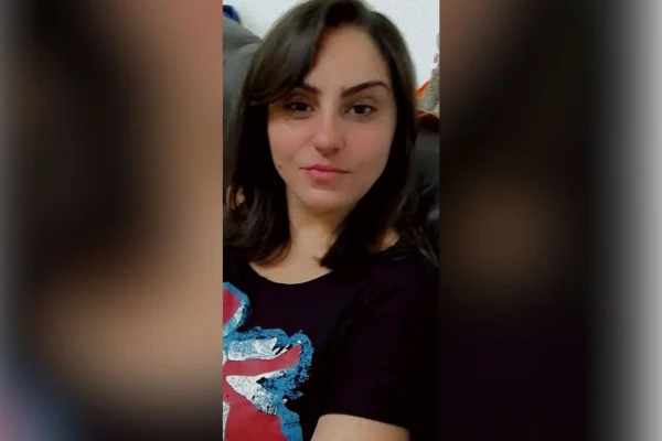 Helen Cristina Vitai foi enforcada por 6 minutos durante uma briga punk na zona oeste de São Paulo em 3 de agosto. Suspeitos estão foragidos - Metrópoles