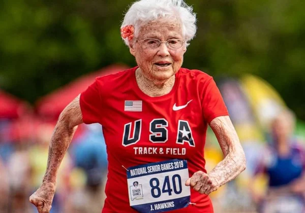 Corredora de 103 anos bate recorde e ganha medalha de ouro