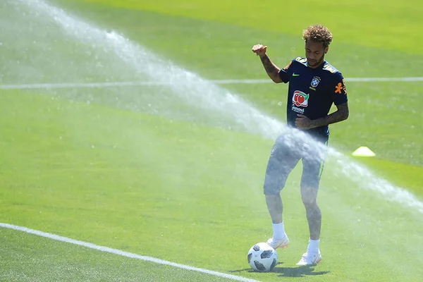 Seleção Brasileira teme a bola parada da Suíça, em estreia na Copa