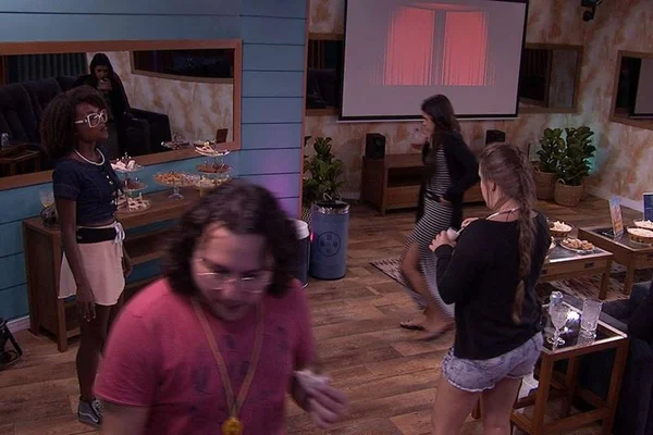 BBB18: Brothers fazem piadas maldosas sobre Gleici e web pede respeito