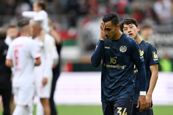 Foto colorida do time alemão Mainz 05 - Metrópoles
