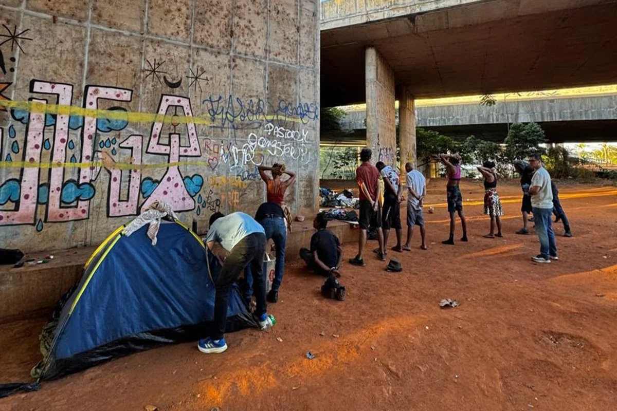 Policiais civis da 2ª DP cumpriram mandados e prenderam suspeitos durante operações contra o tráfico de drogas na Asa Norte Policiais civis da 2ª DP cumpriram mandados e prenderam suspeitos durante operações contra o tráfico de drogas na Asa Norte