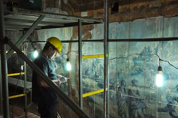 Restauro descobre pinturas raras de prata em templo religioso de Itu