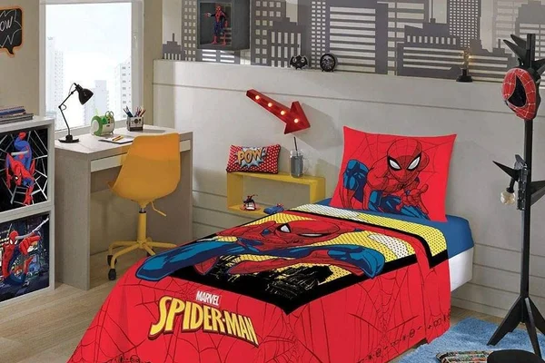 De Vingadores a Toy Story: 18 cobreleitos divertidos para alegrar o quarto